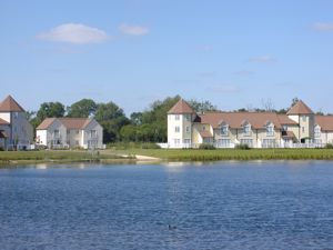 Windrush Lake- click for photo gallery